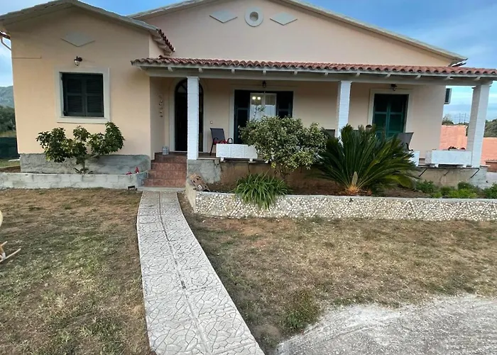 Helenik House Apartman *