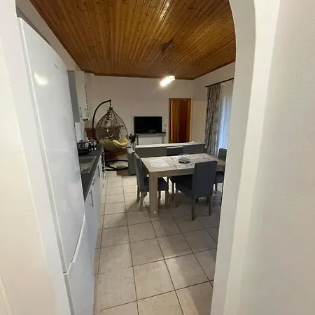 Helenik House * Χαλικούνας